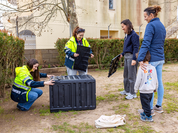 emarporganicos-compostagemdomesticamontagem-destaque EMARP incentiva a compostagem doméstica e reforça o seu compromisso ambiental com a oferta de compostores